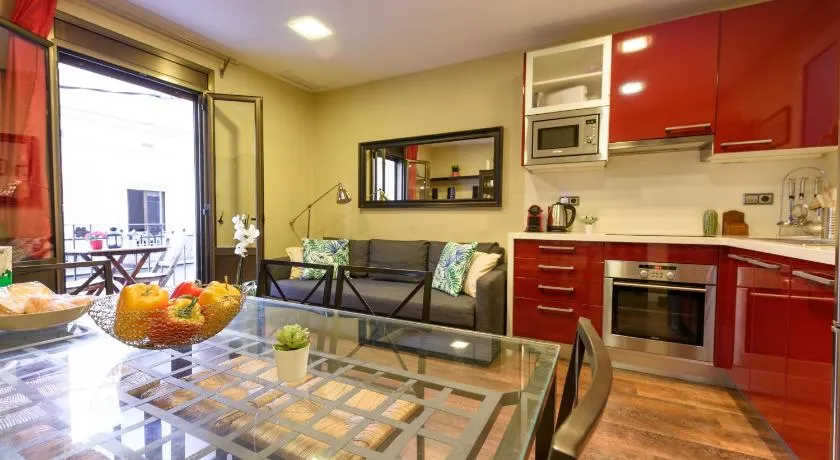 Confortable et rénové 2BR | Au coeur de BCN | 20m Ramblas Distance de marche Parking - Image 1