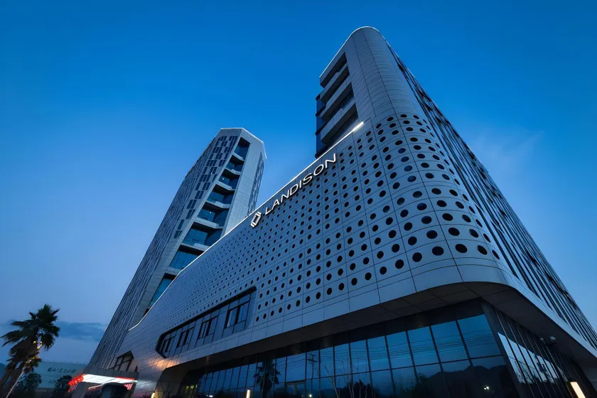Leidisen Rongyuan Hotel - Image 1