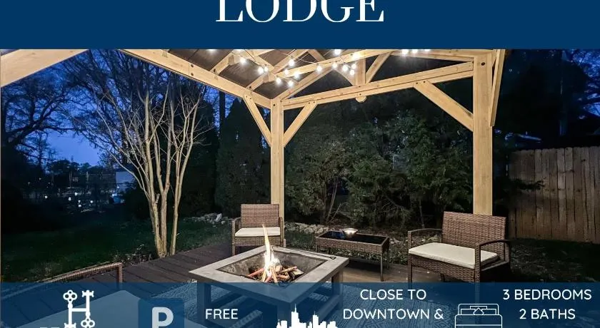 Homey Lodge - Cozy home / Walk to Revolution Mill / Near Downtown / Perfect for groups and family / Free parking - Image 1