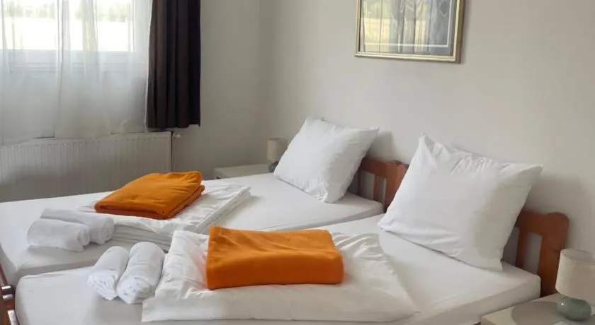Rooms Jelengrad - Image 1