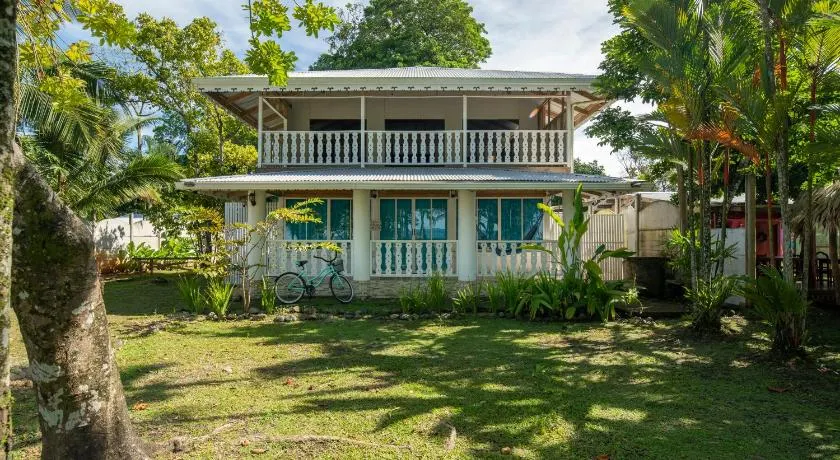 Casa Blanca Beachfront House with Shared Pool Access Pangea Lodge - Image 1