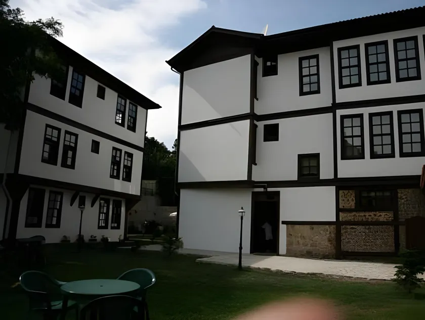 Uğurlu Konakları - Image 1