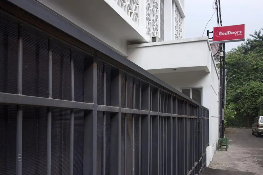 RedDoorz Plus @ Scbd - Image 1