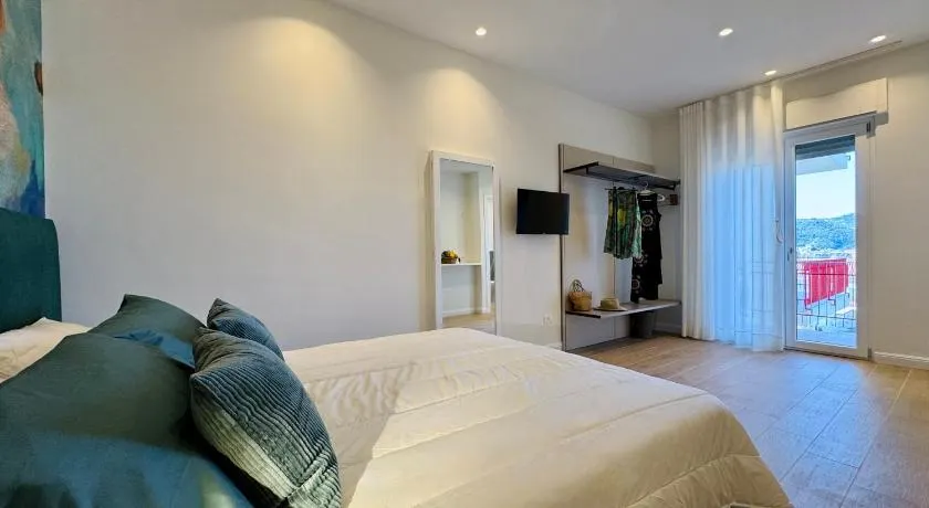YourHome - Il Pino Rooms & Apartment - Image 1