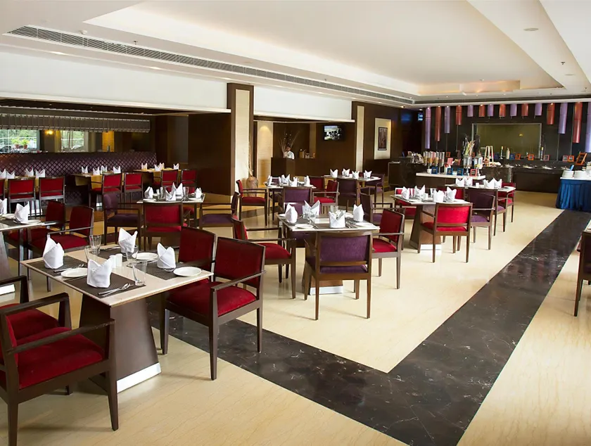 Golden Tulip Chandigarh - Panchkula - Image 1
