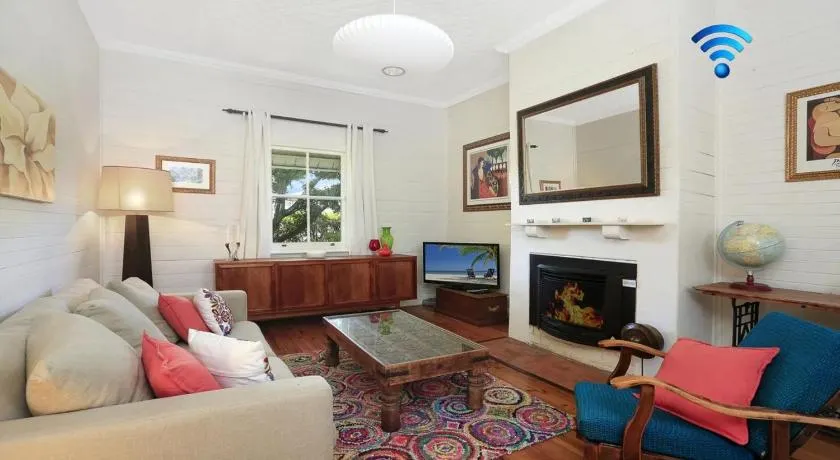 Poppy Cottage - Image 1