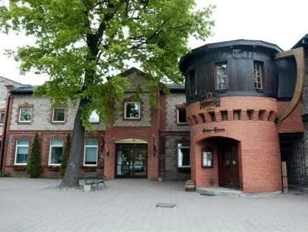 Aleksandri Hotel - Image 1