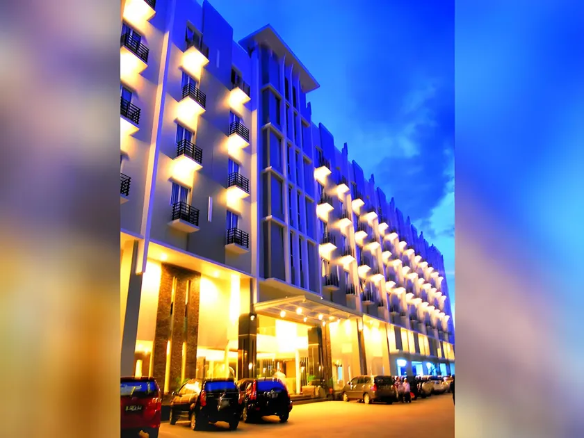 Orchardz Hotel Ayani - Image 1