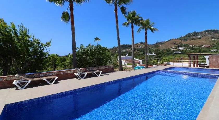 Villa el Crucero with pool and Jacuzzi SpainSunRentals 1035 - Image 1