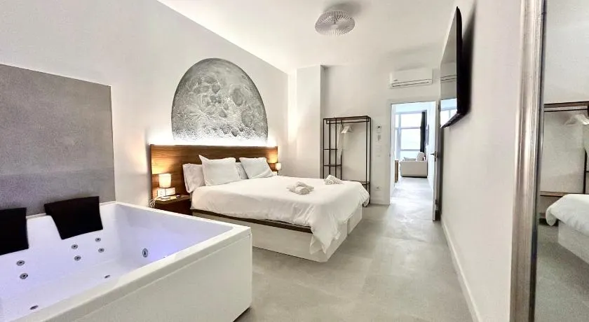 Valencia Urban Escape Comfort Meets Luxury, 4 Ppl - Image 1