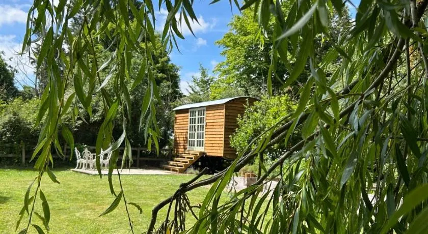The little shepherds hut - Image 1