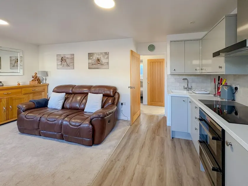 Priscilla Close 1 Bedroom - Image 1
