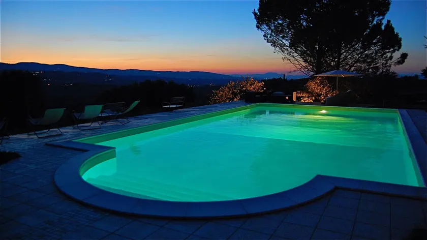 Holiday in Italy s finest wine and truffle area with an exc pool Fantastic - Image 1