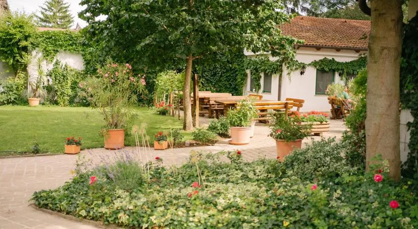 Hotel-Restaurant-Vinothek Felix Sommer - Image 1
