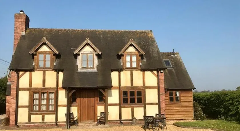 Cosy Cottage in the Countryside - Image 1