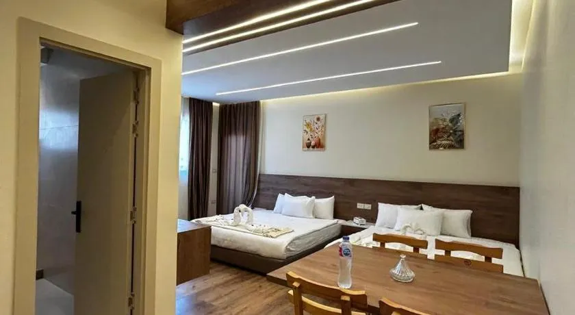 nova pyramids inn - Image 1