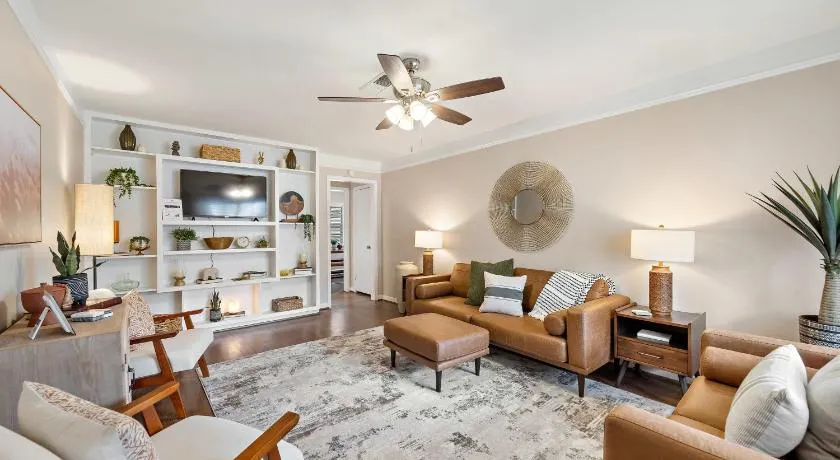with Arcade and Covered Patio Sleep 9 in this 4 Bedroom 2 Bath Home 5 star host Deer Park TX - Image 1