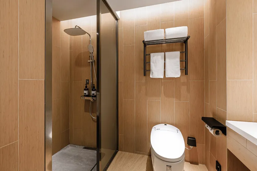 Ji Hotel Shanghai Lujiabang Road Metro Station - Image 1