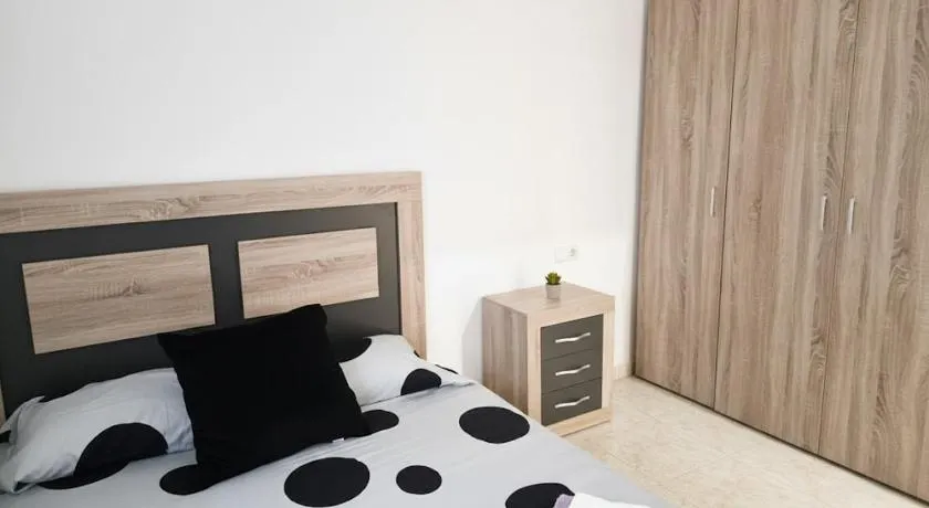 Room in shared apartment - Image 1