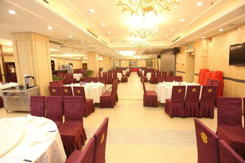 Lianhua Hotel - Image 1