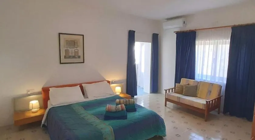 Villa Bronja Studio airconditioned apartment Xlendi - Image 1
