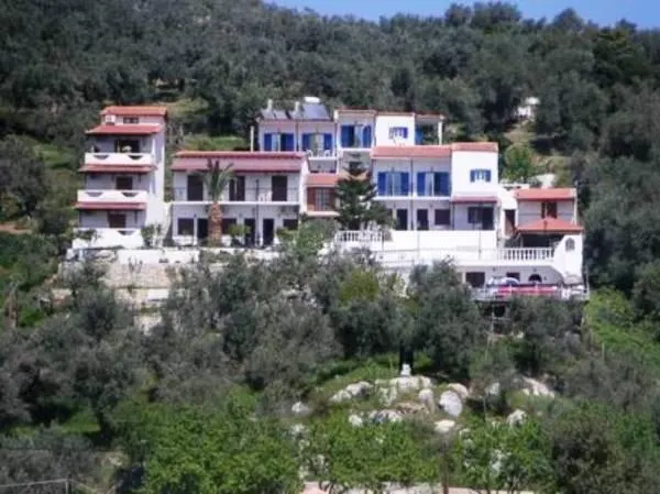Fengeros Village - Image 1