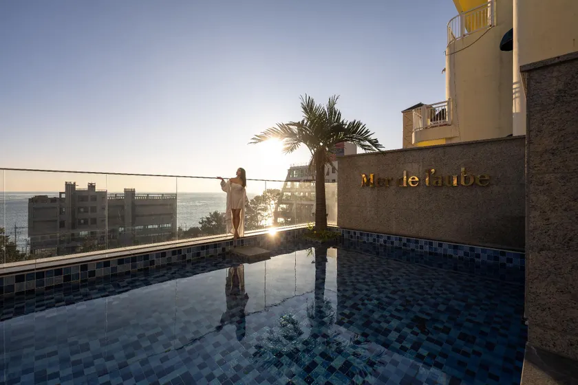 Mer de laube Hotel - Image 1