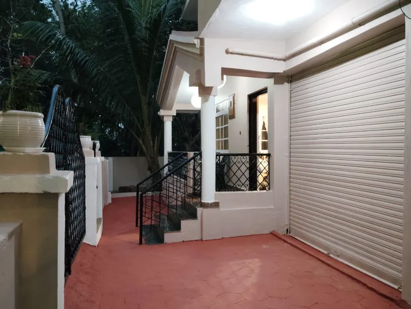 Getaway Family Homestay 2min walk to Arossim Beach - Image 1