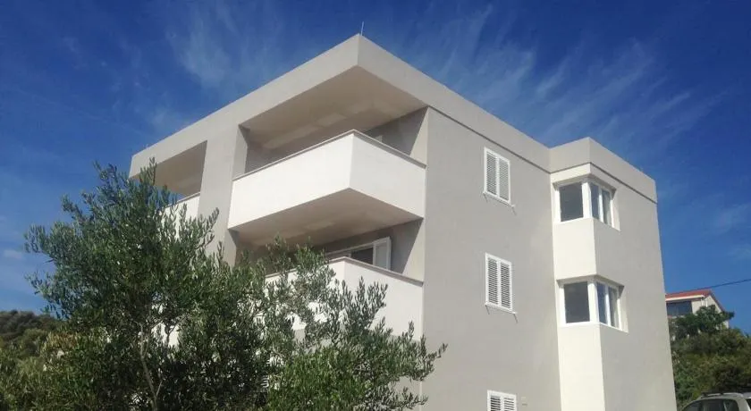 Olive place - Image 1