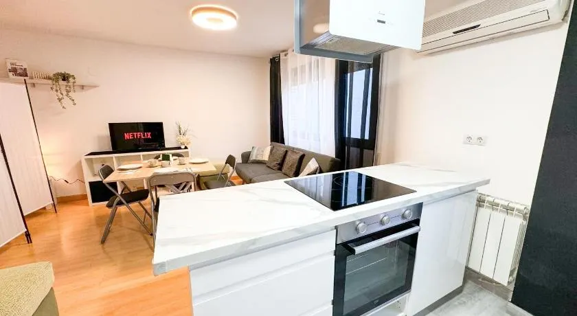 Apartamento Escultor Moreto - PARKING GRATIS - Image 1
