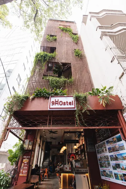 9 Hostel and Bar - Image 1