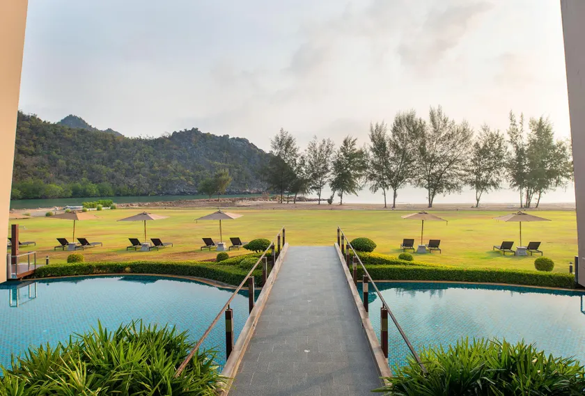 La Isla Pranburi Beach Resort - Image 1