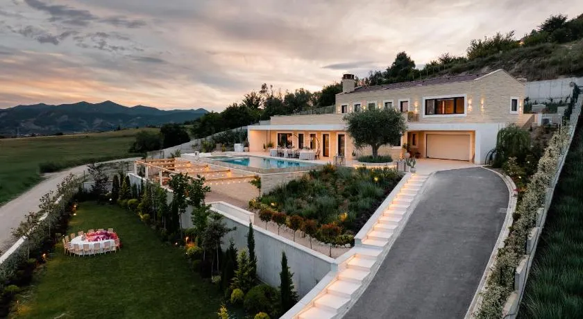 Jerina Mansion by PikHost - Image 1