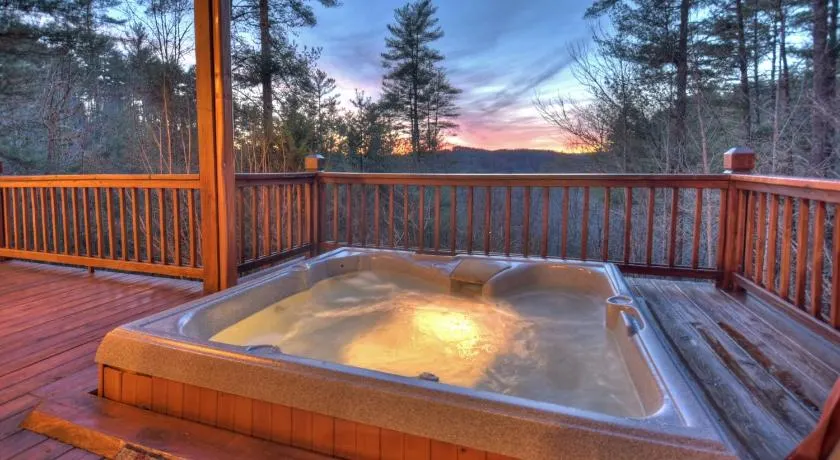 Blue Ridge Bliss - Hot tub lush views and games - Image 1