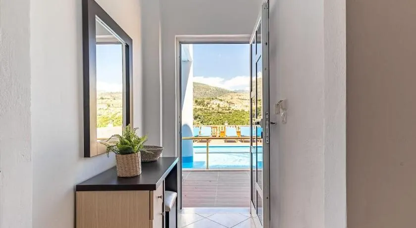 Goro 10 - Front Pool, Kitchen & Parking - Image 1