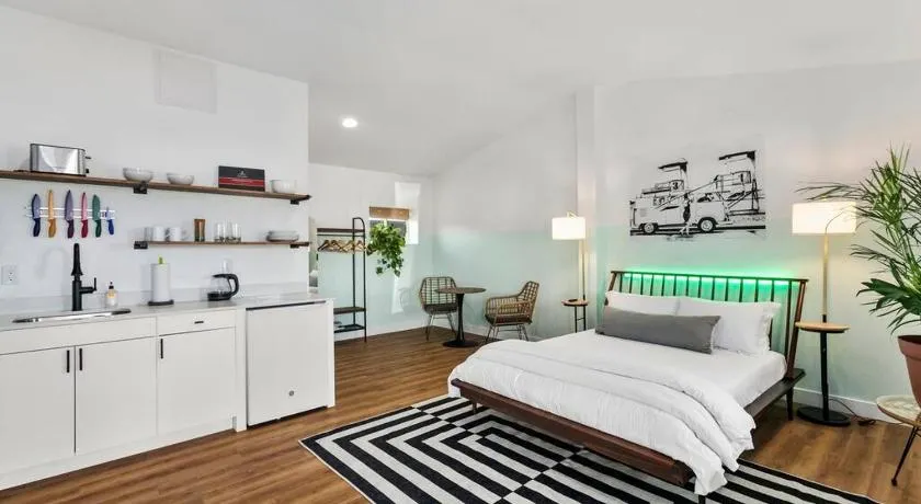 Wānanapaoa Studio suite.komo nui - Image 1