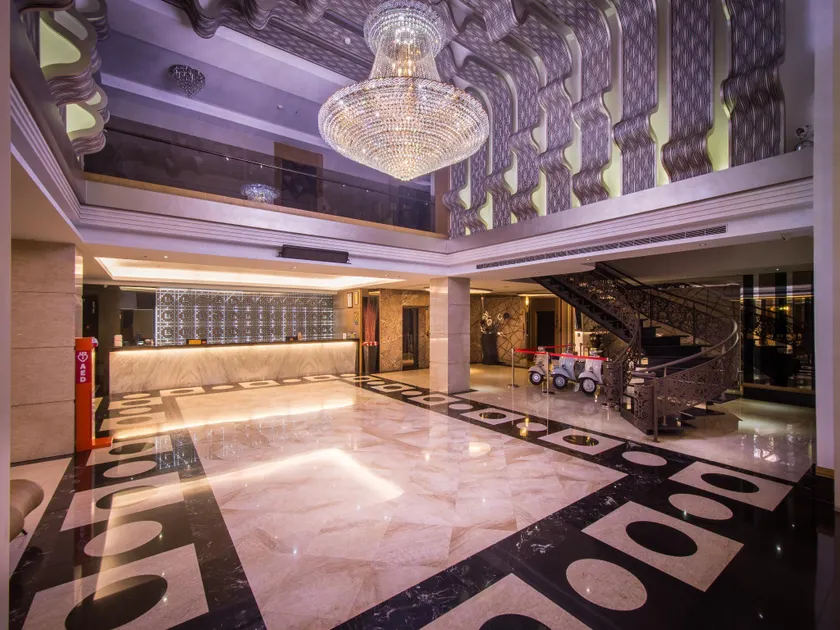 Esun Villa Hotel - Image 1