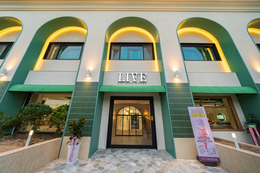 HOTEL LIV LIFE - Image 1