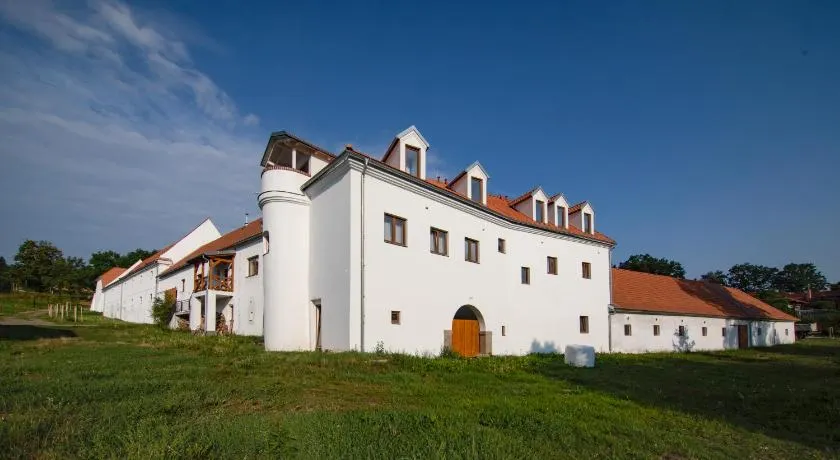 Residence Tvrz Skočice - Image 1