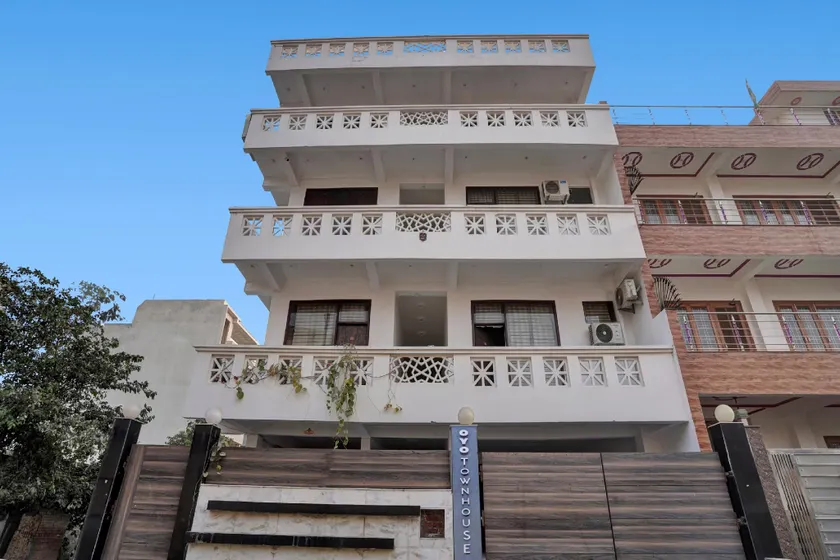 Collection O Samira Residency Near Botanic Garden Of Indian Republic - Image 1