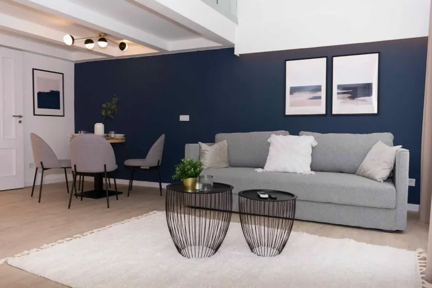 Luxury City Centre Loft (2) - Image 1