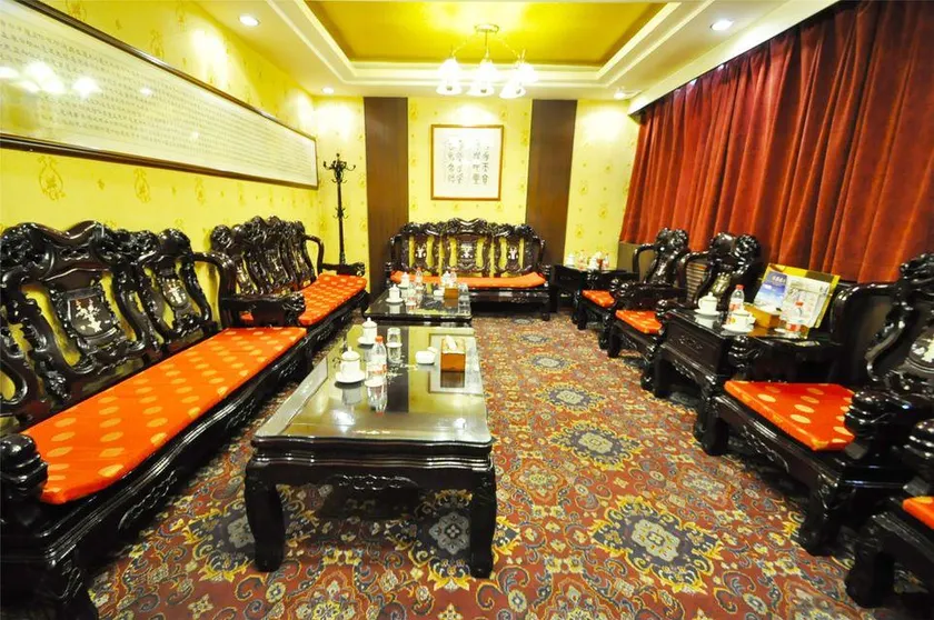 Yi Zhou Fu Hotel - Image 1