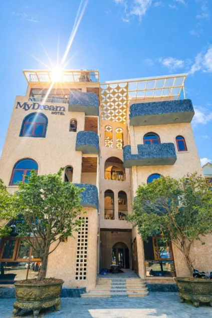 My Dream Hotel - Image 1