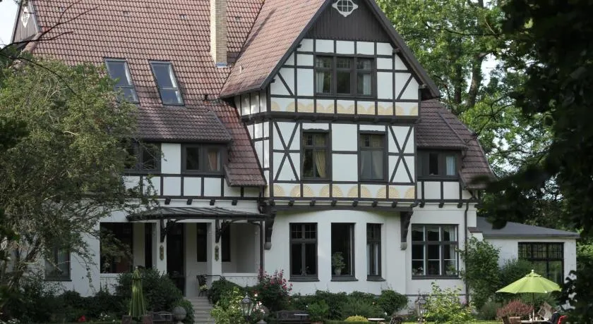 Gutshaus Kubbelkow - Image 1