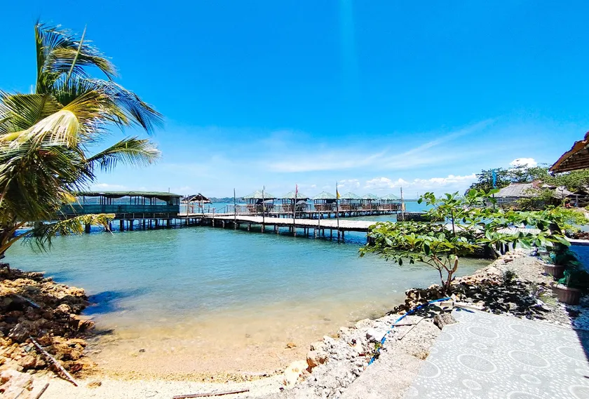 Riannes Beach Resort by RedDoorz - Image 1