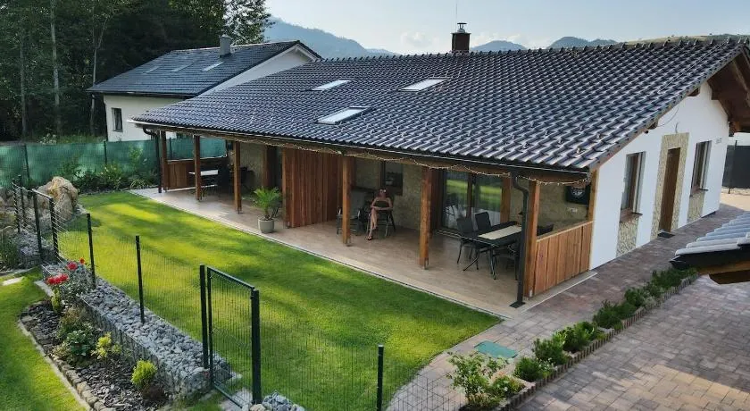 Villa Garden - Image 1