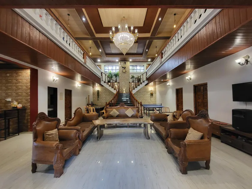 Mozars Palace - Image 1