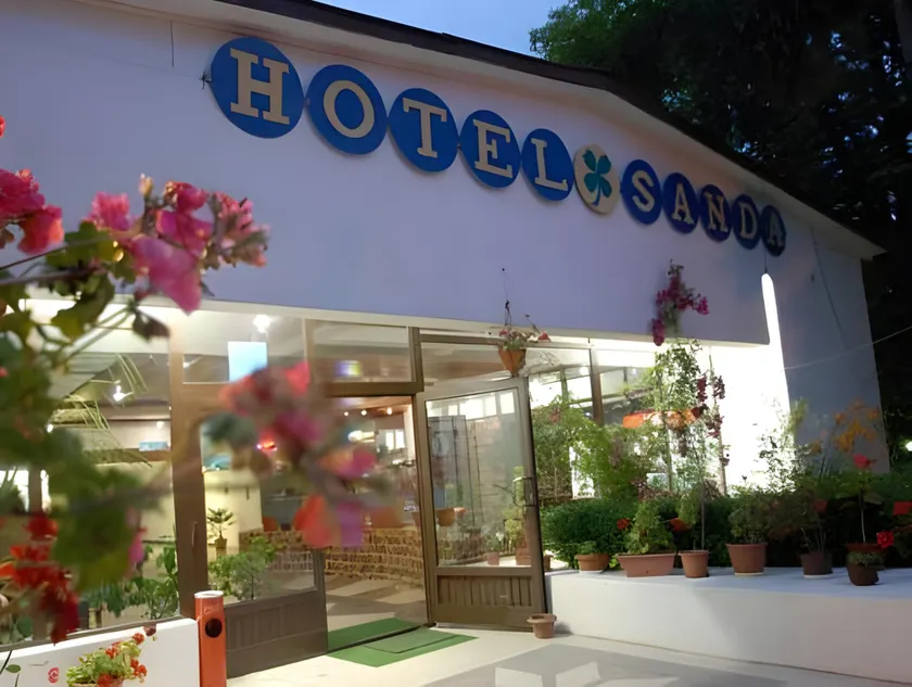 Hotel Sanda - Image 1