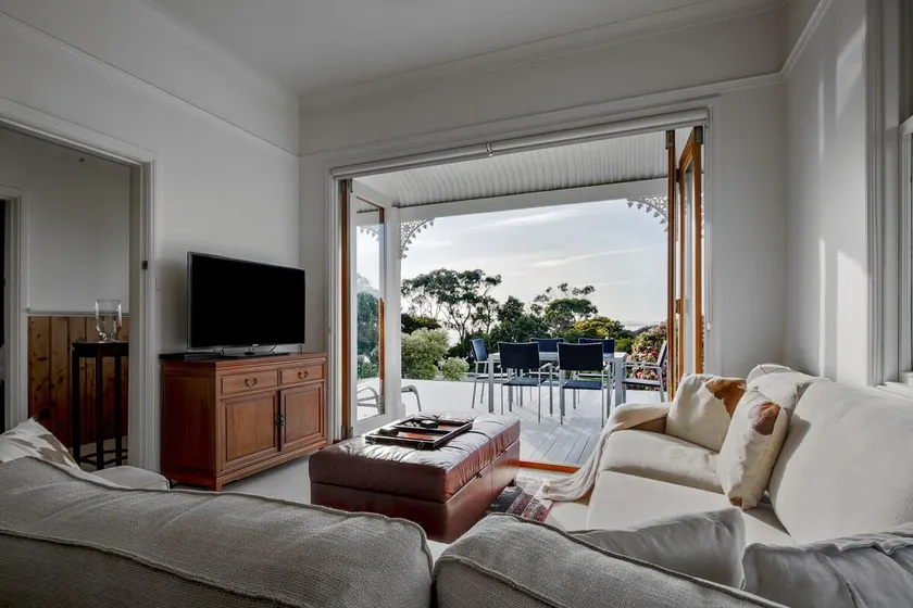 Bridport Beach House - Image 1