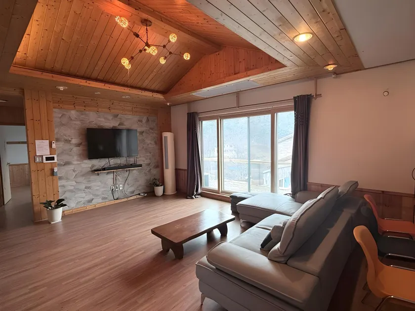 Gapyeong Pinepino Poolvilla - Image 1